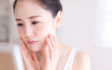 [ẢNH] Bật mí mẹo trang điểm nhẹ nhàng, đơn giản cho nhân viên văn phòng