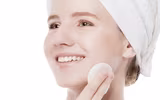 [ẢNH] Bật mí mẹo trang điểm nhẹ nhàng, đơn giản cho nhân viên văn phòng