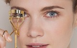 [ẢNH] Bật mí mẹo trang điểm nhẹ nhàng, đơn giản cho nhân viên văn phòng
