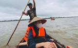 [ẢNH] Cuộc đời đầy nước mắt của Thuỷ Tiên - Ca sĩ kêu gọi quyên góp được hơn 60 tỉ đồng ủng hộ miền Trung