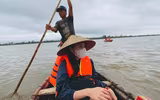 [ẢNH] Cuộc đời đầy nước mắt của Thuỷ Tiên - Ca sĩ kêu gọi quyên góp được hơn 60 tỉ đồng ủng hộ miền Trung