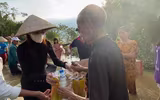 [ẢNH] Cuộc đời đầy nước mắt của Thuỷ Tiên - Ca sĩ kêu gọi quyên góp được hơn 60 tỉ đồng ủng hộ miền Trung