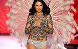 [ẢNH] Những ‘thiên thần nội y’ gợi cảm nhất lịch sử Victoria’s Secret