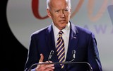 [ẢNH] Những cú ‘sảy chân’ đau đớn của ông Joe Biden trước khi hưởng ‘trái ngọt’