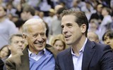 [ẢNH] Những cú ‘sảy chân’ đau đớn của ông Joe Biden trước khi hưởng ‘trái ngọt’