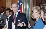 [ẢNH] Những cú ‘sảy chân’ đau đớn của ông Joe Biden trước khi hưởng ‘trái ngọt’