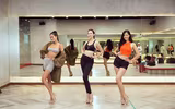 [ẢNH] Vẻ nóng bỏng của 'cô giáo' catwalk tại Hoa hậu Việt Nam 2020 dù đã qua 2 lần sinh nở