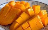[Ảnh] Điểm mặt những loại trái cây giá tiền triệu nhưng vẫn ‘đắt hàng như tôm tươi’