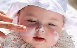 [Ảnh] Những lưu ý về sức khỏe cho trẻ nhỏ khi thời tiết thay đổi
