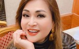 [ẢNH] Ca sĩ Lưu Bích trẻ trung ở tuổi 52, vui vẻ chọn kiếp lẻ loi không chồng con