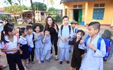 [ẢNH] Bất ngờ trước cuộc sống hiện tại của những ca sĩ hải ngoại đình đám một thời