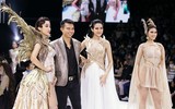 [ẢNH] Dàn mỹ nhân Việt hoá nữ thần gợi cảm: Lệ Quyên trẻ đẹp, Ngọc Trinh hở bạo