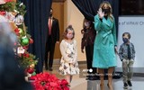 Bà Melania Trump gây tranh cãi khi bỏ khẩu trang tại Bệnh viện nhi Quốc gia