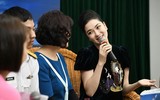 [ẢNH] Cuộc sống bình yên của Hoa hậu Nguyễn Thị Huyền sau 16 năm đăng quang