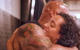 [ẢNH] The Rock: ‘Gã khổng lồ’ Hollywood và những khoảnh khắc ‘nhỏ bé’ ngỡ ngàng trước vợ con