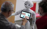 [ẢNH] Robot giúp con người trong cuộc chiến chống đại dịch Covid-19