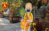 [ẢNH] Mùng 3 Tết: Khách đi lễ 'đành' vái vọng vì nhiều chùa nổi tiếng ở Hà Nội tạm đóng cửa 