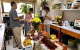 [ẢNH] Ngày vía Thần Tài: Sao Việt ‘chịu chơi’ mua 100 cây vàng, dâng mâm lễ hoành tráng 