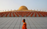 [ẢNH] Lung linh, huyền ảo ngày Makha Bucha 2021 tại Thái Lan