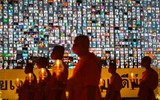 [ẢNH] Lung linh, huyền ảo ngày Makha Bucha 2021 tại Thái Lan