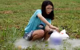 [ẢNH] Lời cảnh tỉnh sau video Thơ Nguyễn ‘xin vía học giỏi’ từ búp bê Kumanthong: Cha mẹ cần làm gì để bảo vệ trẻ? 