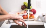 [ẢNH] Cảnh giác với ngộ độc thực phẩm mùa nắng nóng 