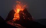 [ẢNH] Bầu trời Iceland đỏ rực khi núi lửa 6000 năm tuổi ‘tỉnh giấc’