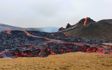 [ẢNH] Bầu trời Iceland đỏ rực khi núi lửa 6000 năm tuổi ‘tỉnh giấc’