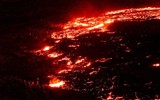 [ẢNH] Bầu trời Iceland đỏ rực khi núi lửa 6000 năm tuổi ‘tỉnh giấc’