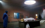[ẢNH]: Đại dịch Covid 19 và những lò hỏa táng lộ thiên ở Ấn Độ