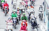 [ẢNH] Người lao động nhọc nhằn mưu sinh dưới thời tiết oi nóng của Hà Nội