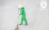 [ẢNH] Người lao động nhọc nhằn mưu sinh dưới thời tiết oi nóng của Hà Nội