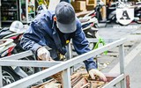 [ẢNH] Người lao động nhọc nhằn mưu sinh dưới thời tiết oi nóng của Hà Nội
