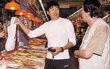 [ẢNH] ‘Đại hiệp’ Châu Nhuận Phát tuổi 66: Mê leo núi, hiến hết tài sản 