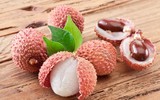 [ẢNH] Trả lời câu hỏi ‘ăn vải có nóng không?’ và mách bạn cách ăn vải chuẩn