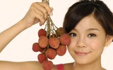 [ẢNH] Trả lời câu hỏi ‘ăn vải có nóng không?’ và mách bạn cách ăn vải chuẩn