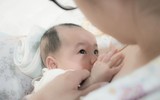 [ẢNH] Trả lời câu hỏi ‘ăn vải có nóng không?’ và mách bạn cách ăn vải chuẩn