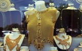 [ẢNH] ‘Lóa mắt’ với chợ vàng ở UAE: Nơi không chỉ bán trang sức mà cả...khẩu trang bằng vàng