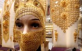[ẢNH] ‘Lóa mắt’ với chợ vàng ở UAE: Nơi không chỉ bán trang sức mà cả...khẩu trang bằng vàng