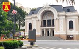 [ẢNH] Ngày đầu giãn cách xã hội ở TP.HCM: Đường phố vắng vẻ, thực phẩm tươi ngon tràn ngập các gian hàng