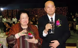 [ẢNH] 'Đường Tăng' Trì Trọng Thuỵ và cuộc hôn nhân viên mãn với người vợ tỷ phú 