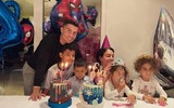 [ẢNH] Cuộc sống mới của 4 'nhóc tỳ' nhà Ronaldo sau khi chuyển tới Manchester