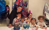 [ẢNH] Cuộc sống mới của 4 'nhóc tỳ' nhà Ronaldo sau khi chuyển tới Manchester