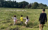 [ẢNH] Cuộc sống mới của 4 'nhóc tỳ' nhà Ronaldo sau khi chuyển tới Manchester