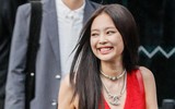 Jennie (BlackPink) ‘bùng nổ’ nhan sắc trong những lần diện trang phục tông đỏ