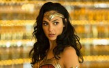  Gal Gadot - mỹ nhân đóng vai mẹ kế của Bạch Tuyết đẹp 'lấn át' nữ chính