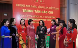 Hình ảnh các nữ đại biểu tham dự Đại hội XIII của Đảng