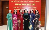 Hình ảnh các nữ đại biểu tham dự Đại hội XIII của Đảng