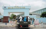 [Ảnh] Bộ Tư lệnh Thủ đô phun khử khuẩn Bệnh viện K cơ sở Tân Triều phòng Covid-19