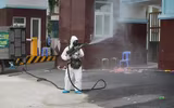 [Ảnh] Bộ Tư lệnh Thủ đô phun khử khuẩn Bệnh viện K cơ sở Tân Triều phòng Covid-19